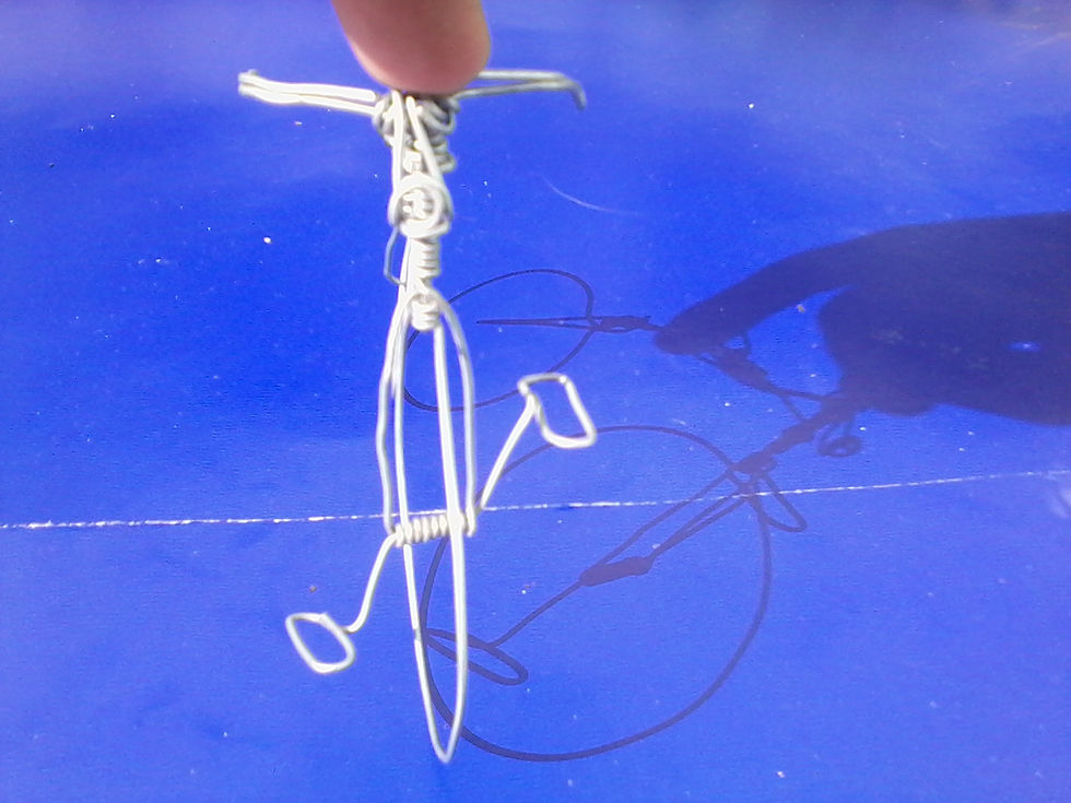 Miniatura: Bicicleta Antiga de arame