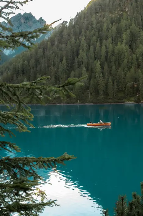 Boat floating in Lago di Brais