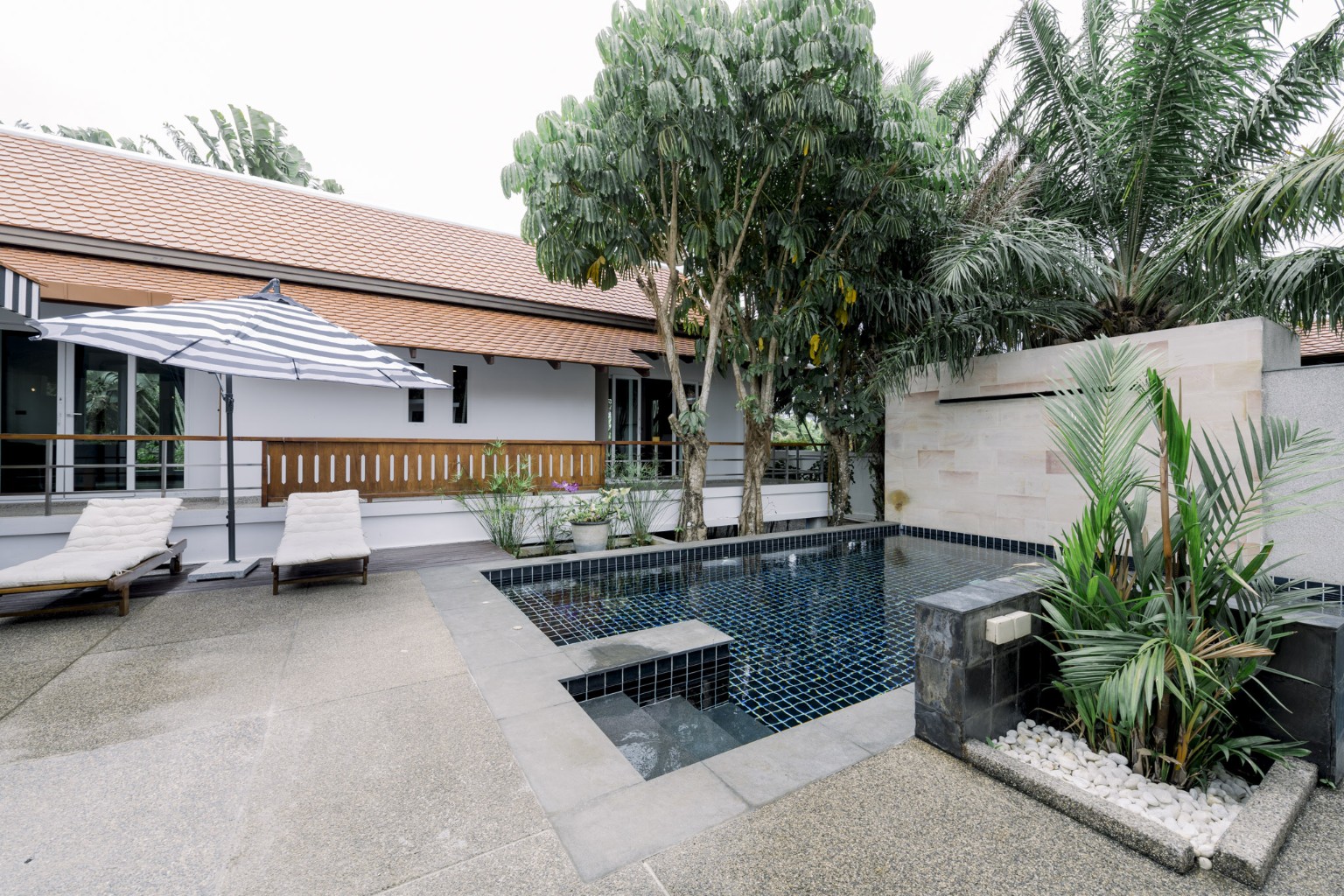 Private pool