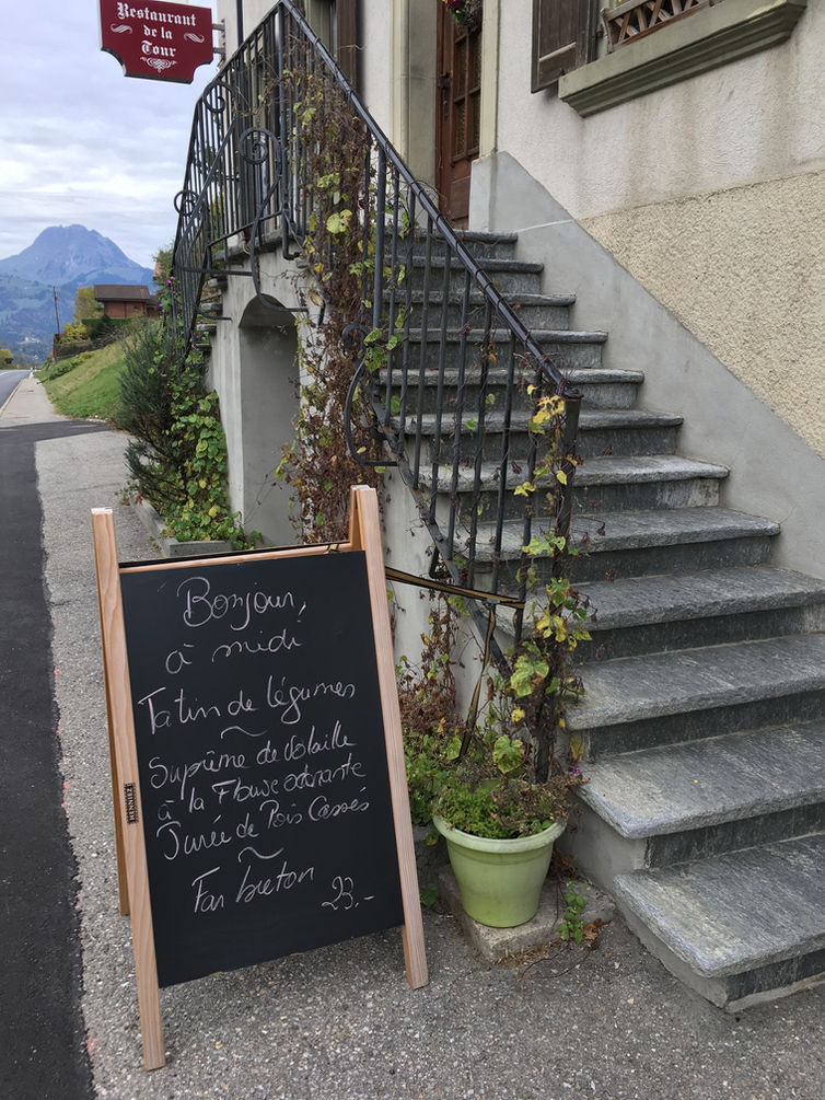 Restaurant de la Tour à Châtel s/Montsalvens 1653, vraiment une très bonne adresse.