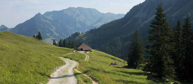 Tour des Gastlosen en photos et repas au chalet Grat.