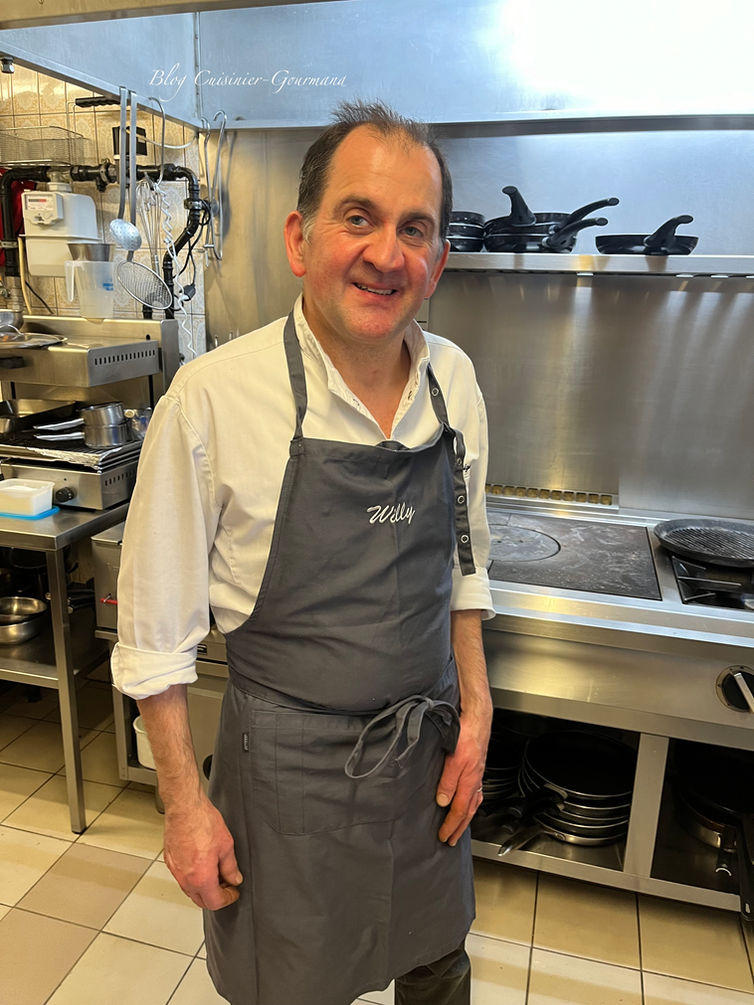 Au restaurant Le Rossignol à Lausanne. Le chef Willy Rossignol, seul en cuisine, joue une partition culinaire étonnante, si savoureuse et tellement réconfortante. Un vrai bonheur gustatif.