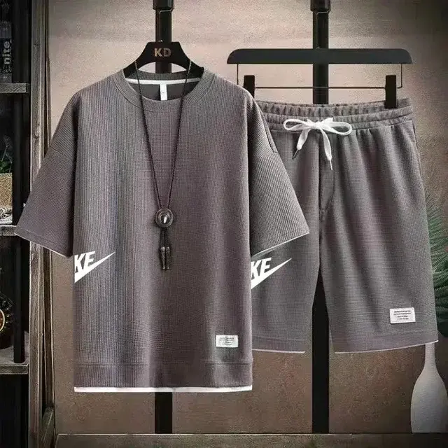 Thumbnail: 2025 Sports fashion casual men's suit summer Korean men's short-sleeved T-shirt 