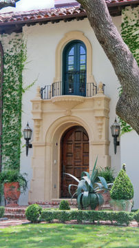 Cast Stone Texture: Standard Dry Pack
Cast Stone Color: B6
Stucco Texture: #4 Poquito