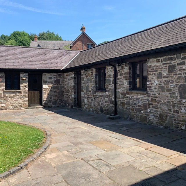 The Courtyard - Crickhowell - Units - Business Centre