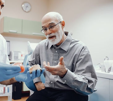senior-dentist-mexicali-office