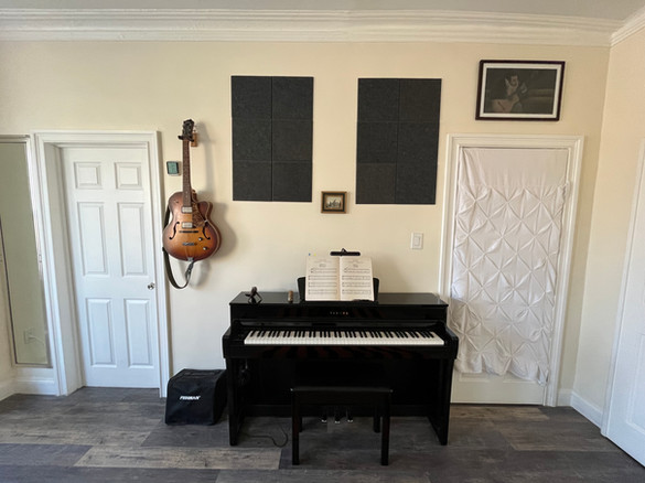 Matt Kaplan | Classical Guitarist & Educator Studio Space in Sunset Park, Brooklyn Piano Lessons and Composition 