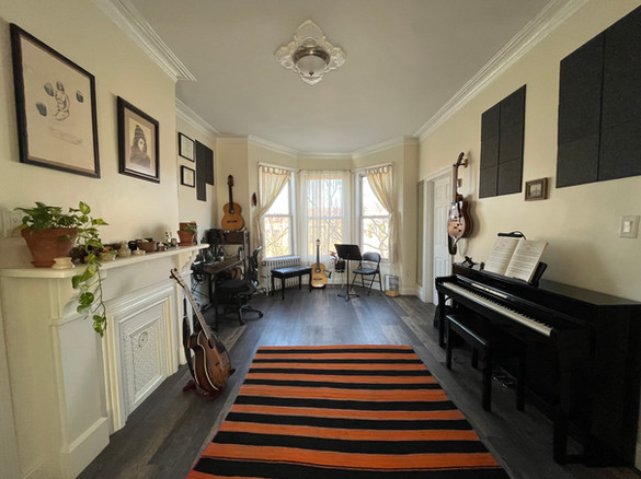 Matt Kaplan | Classical Guitarist & Educator Studio Space in Sunset Park, Brooklyn.