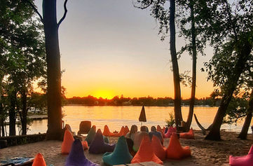 Strand Köpenick, See Geheimtipp, Strandurlaub Berlin, Strand Berlin, Strand am See, Strandhotel, Geheimtipp Berlin! Das Waldhotel am See in Schmöckwitz überrascht jetzt mit eigenem Sandstrand – perfekt für einen spätsommerlichen Kurzurlaub direkt am Wasser!

Entspannung pur + tolles Programm: Yoga am See, Sundowner-Cocktails, Lagerfeuerabende & mehr! Dinner am See.

Nur 30 Minuten vom Berliner Zentrum – Natur, Ruhe & Urlaubsfeeling inklusive. Jetzt entdecken & den Sommer verlängern! 🌞

👉 #StrandBerlin #WaldhotelAmSee #GeheimtippSchmöckwitz

