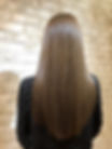 ストレートヘアの女性