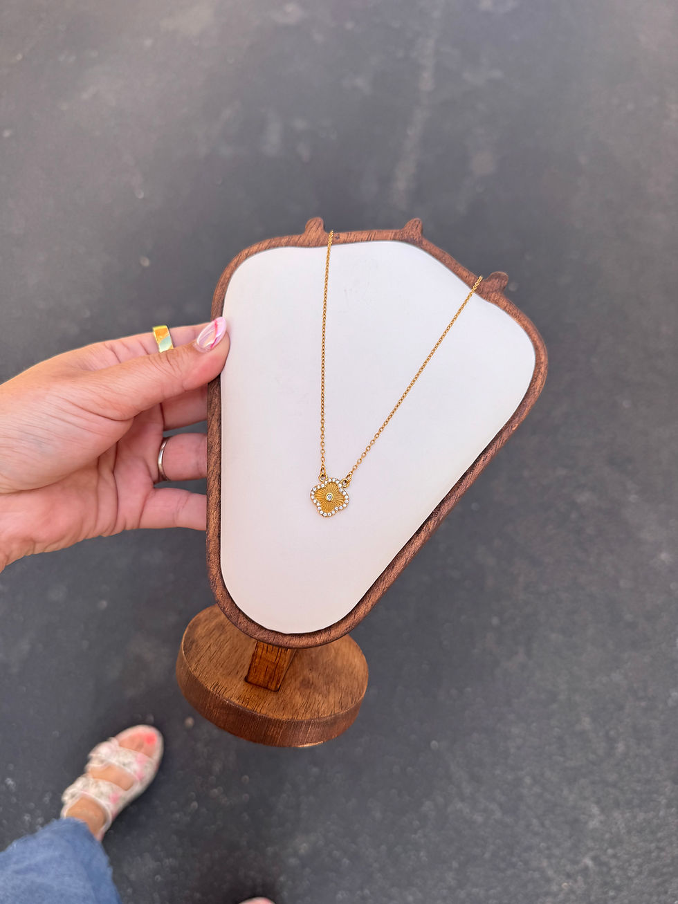 Thumbnail: Floral Motif Necklace 