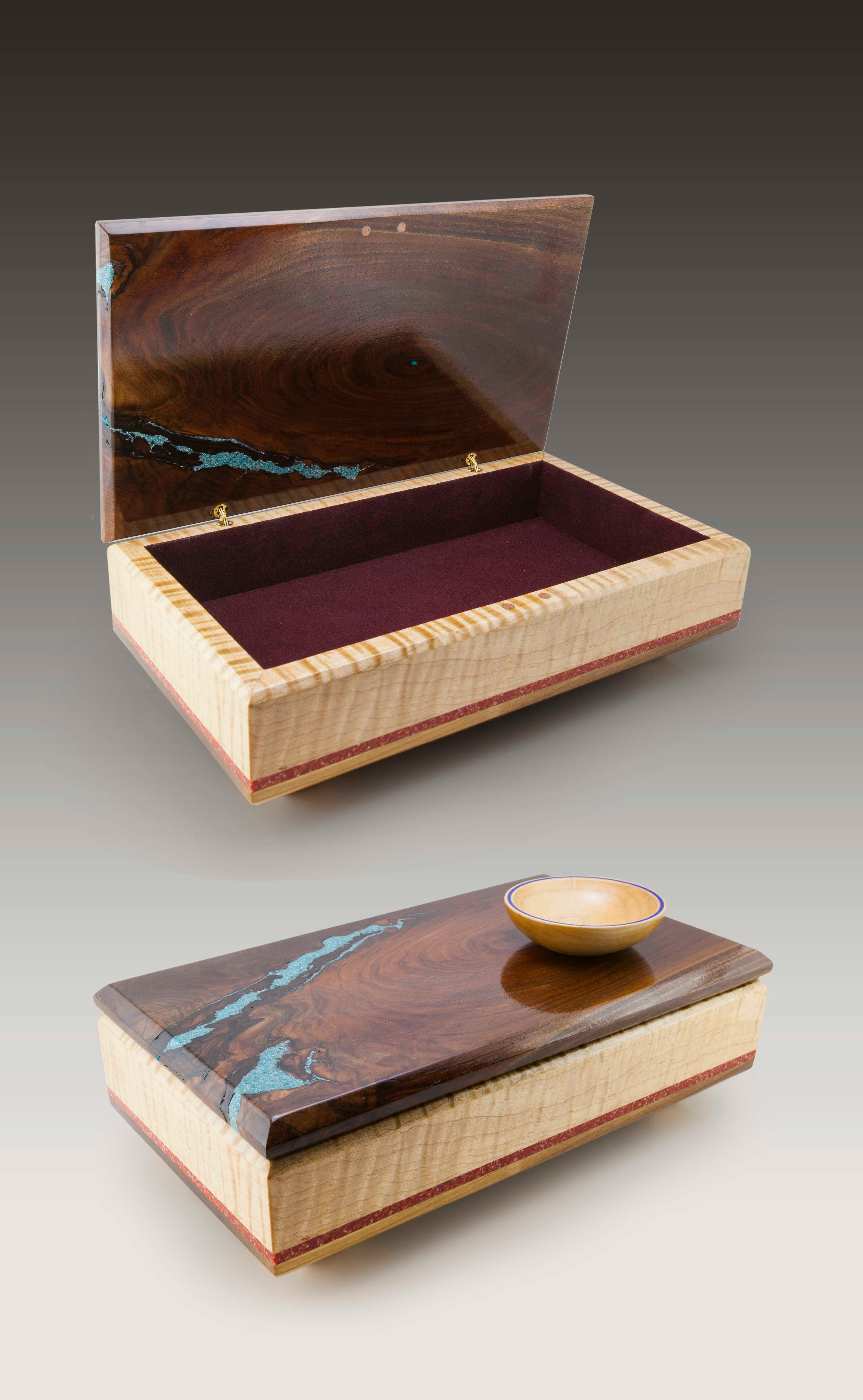 Jewelry box with ring bowl