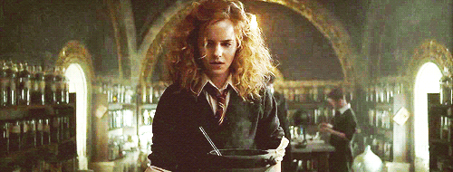 Harry Potter, HP, Hogwarts, JK Rowling, Potterheads, Pottermore, Wizards, Witches, Magic, Spells, Potions, Chants, Brewing, Distraught, Half-Blood Prince