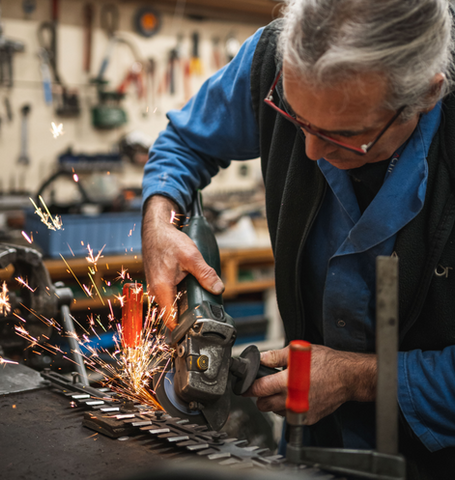 Commercial interview Luxembourg entreprise Contenu corporate en photo et vidéo : entreprise en activité, portraits d’équipe, lieux de travail et interviews pour communication professionnelle et réseaux sociaux.