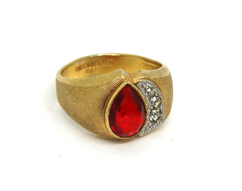 Thumbnail: Red Tear Drop Unisex C&C Pear Shaped G.F. Ring