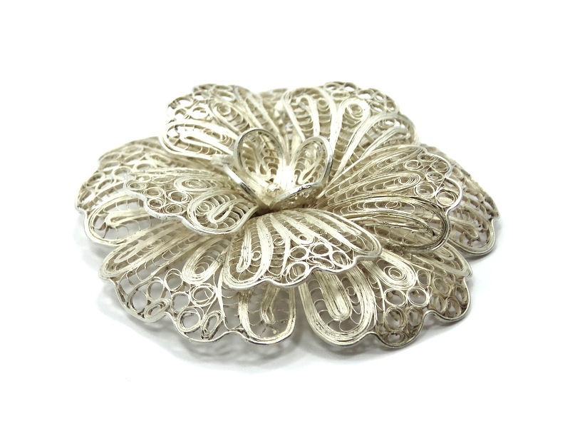 Thumbnail: Fabulous Vintage CANETILLE Filigree Flower Sterling Silver Brooch Pin