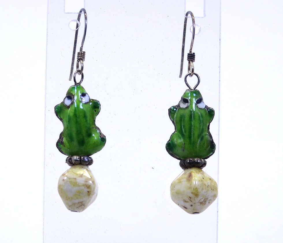 Thumbnail: Cute Vintage Asian GREEN ENAMEL Cloisonne FROGS Sterling Silver Dangle Earrings
