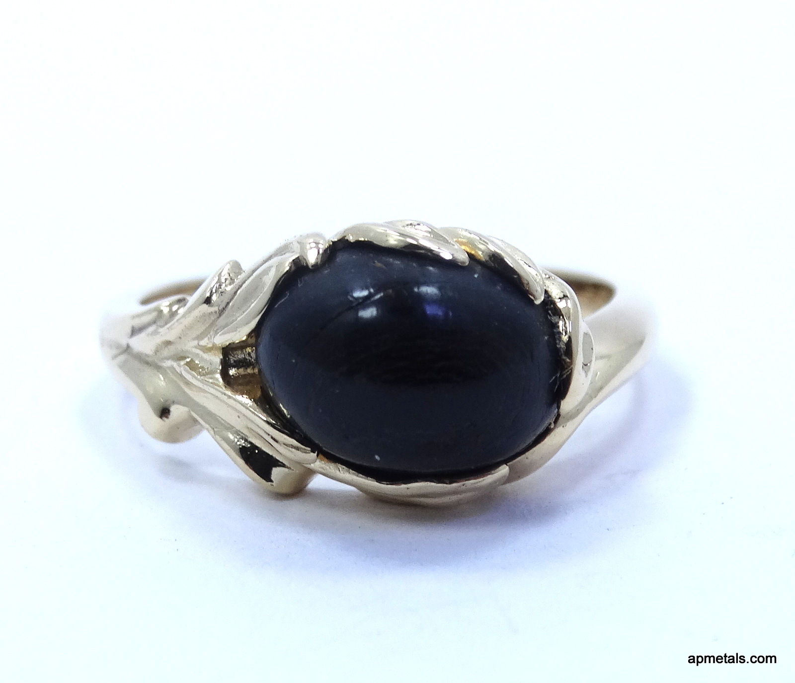 Vintage BLACK CORAL Hawaiian Floral Setting Mid-Century 14K Gold Ring