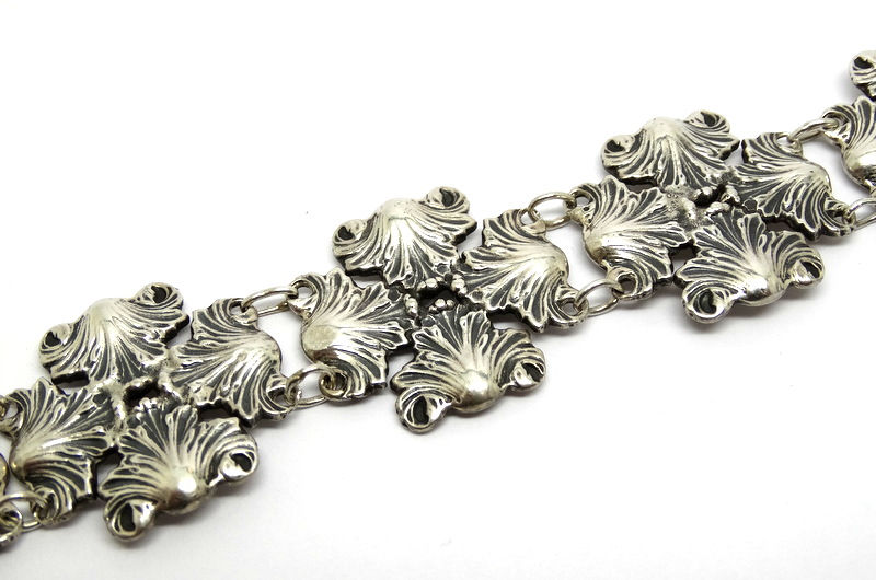 Thumbnail: Vintage RUBENS Mexico Floral Shell design Link Sterling Silver Bracelet