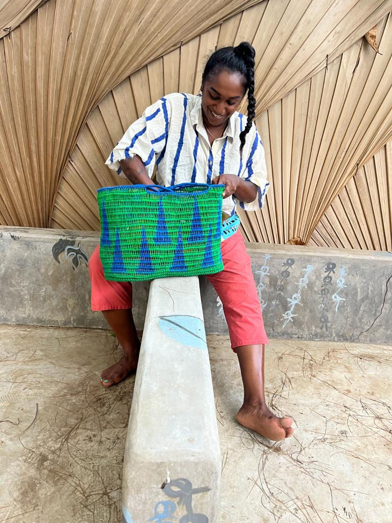 Miniaturbild: Kleine recycelte Fischernetz-Tasche