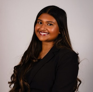 Anisha_Headshot 1.jpg