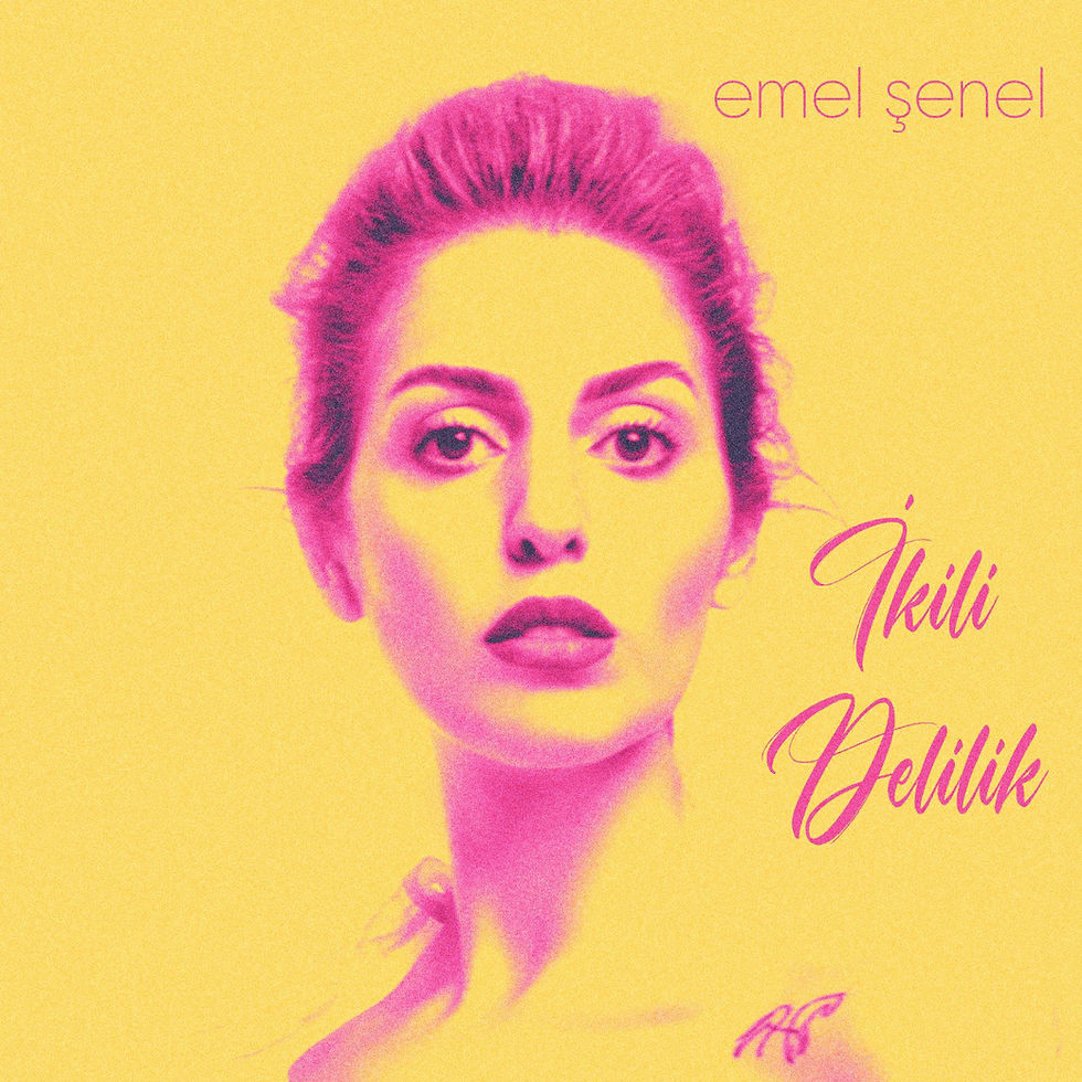 EMEL ŞENEL’DEN YAZA YAKIŞIR YEPYENİ BİR SEZEN AKSU YORUMU: “İKİLİ DELİLİK”