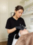 Veido odos diagnostika_Veido valymas_Aknė_Rožinė dedervinė_Odos atjauninimas_Kaunas_Manoda Klinika