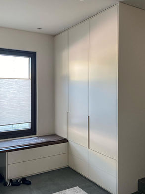 Garderobe weiss lackiert