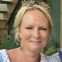 Facetune_15-06-2025-15-42-02 (002)_edite