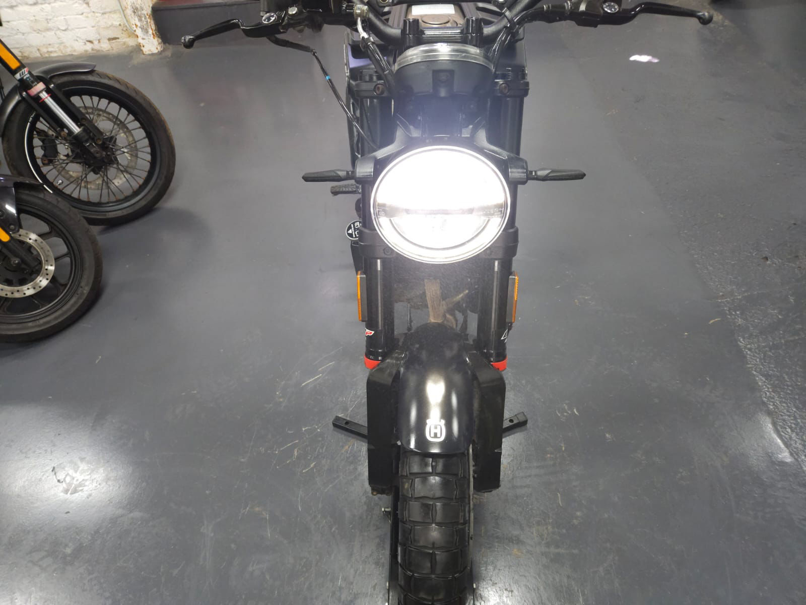 Husqvarna Svartpilen 125 2022 Low mileage