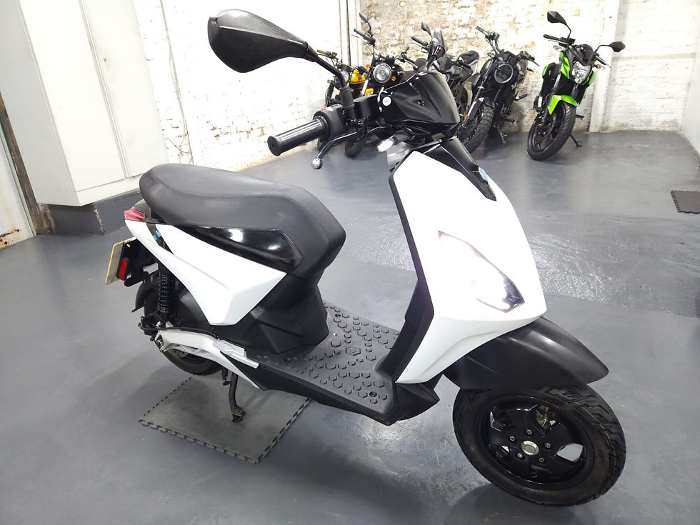 Thumbnail: Piaggio One E-scooter 2023 