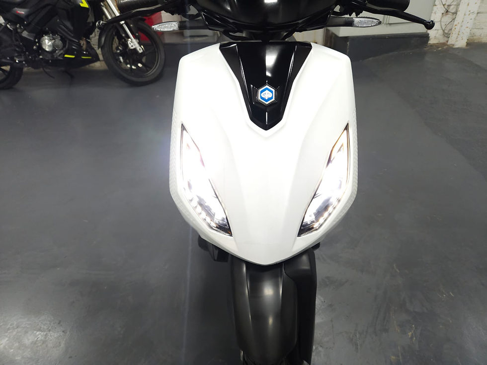 Thumbnail: Piaggio One E-scooter 2023 