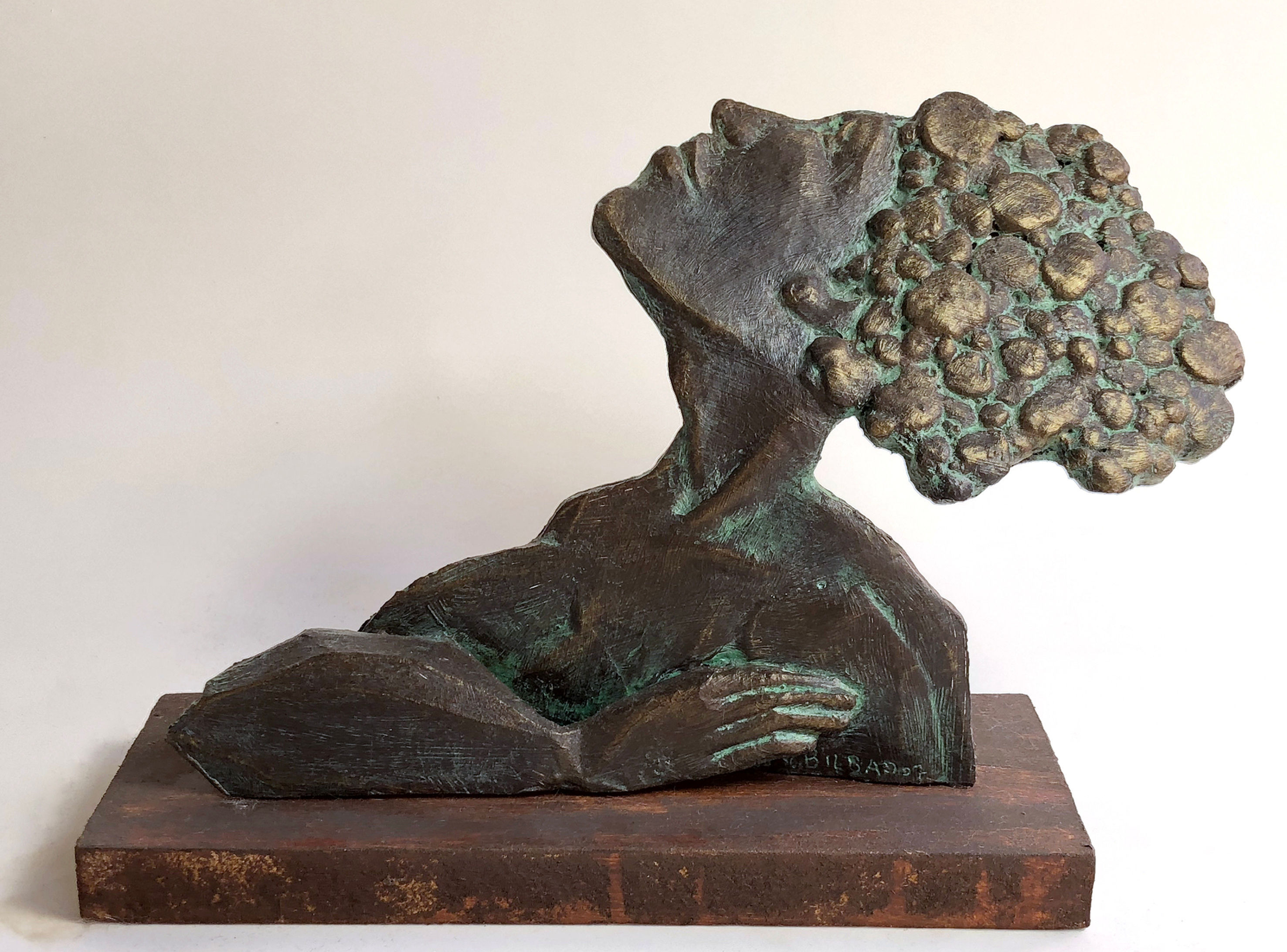 ESCULTURA IMPLORANDO DE VERONICA BILBAO ARTISTA DE LA GALERIA DART LA CATEDRAL EN TARRAGONA