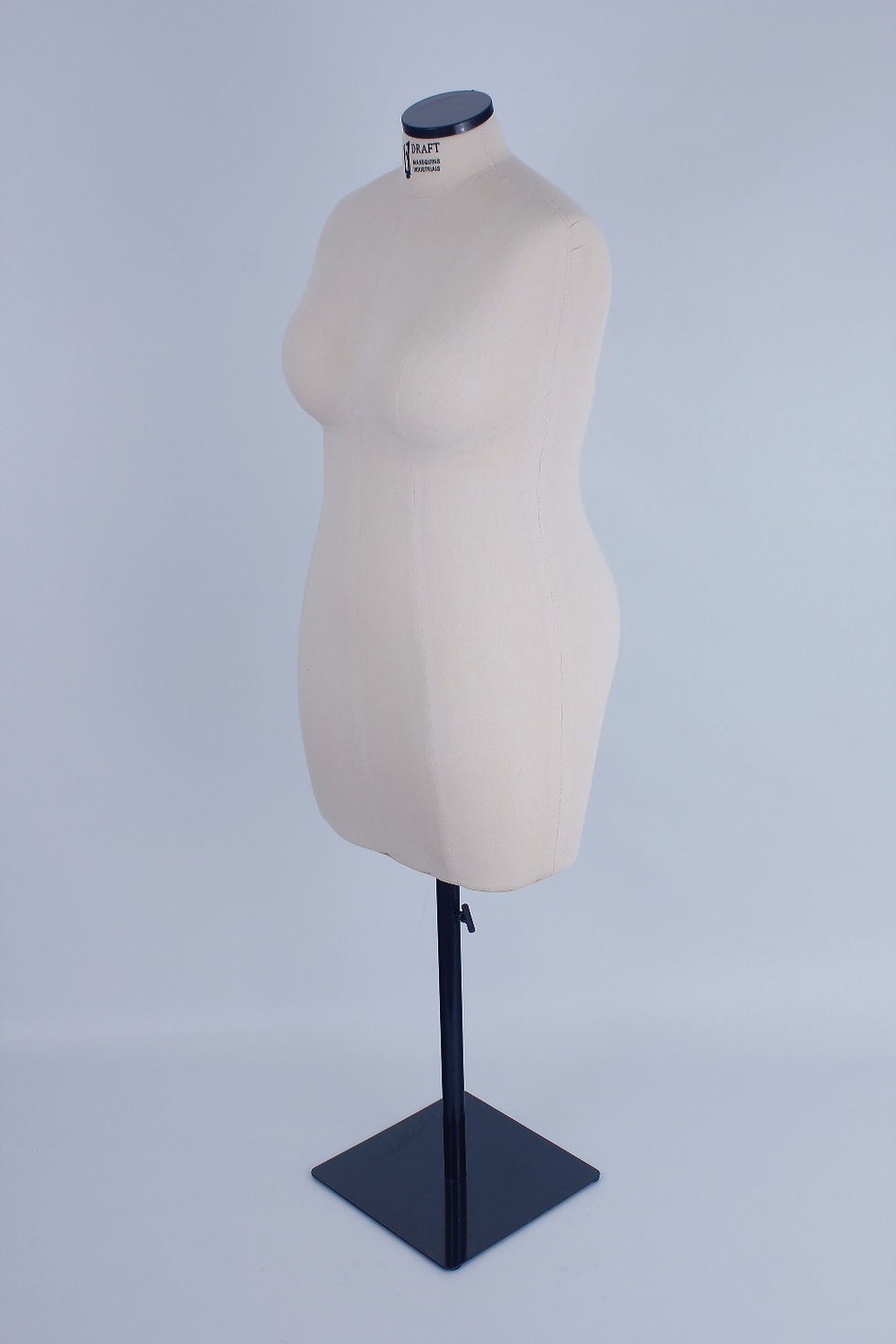 Thumbnail: Feminine Plus Size 52 skirt mannequin / Maniquí femenino Plus Size 52 falda