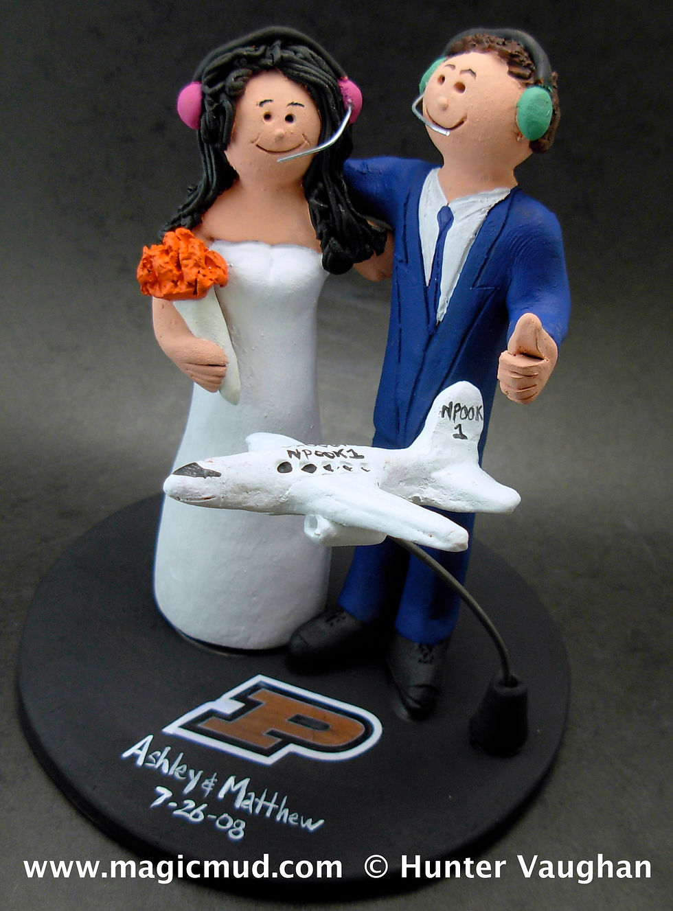 Thumbnail: Airplane Pilot's Wedding Cake Topper
