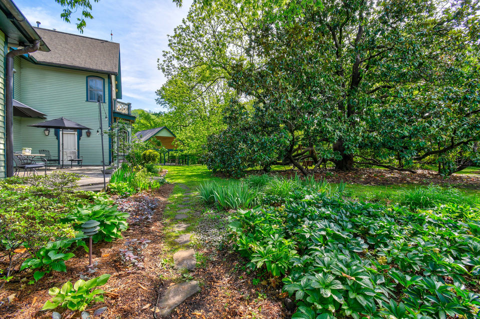 gardens outside the main house