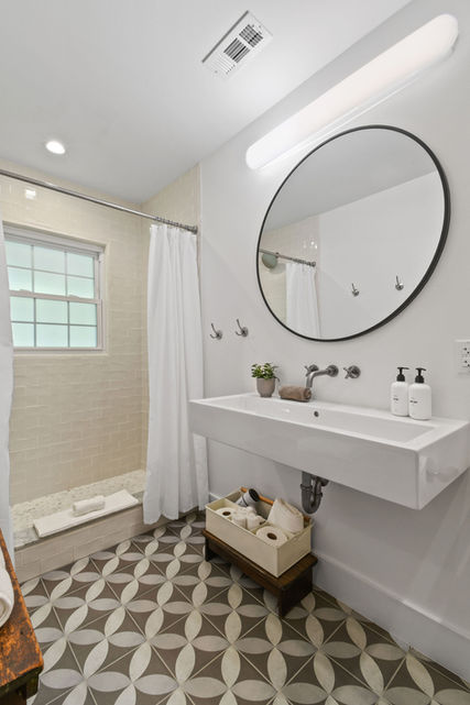 magnolia cottage main bathroom