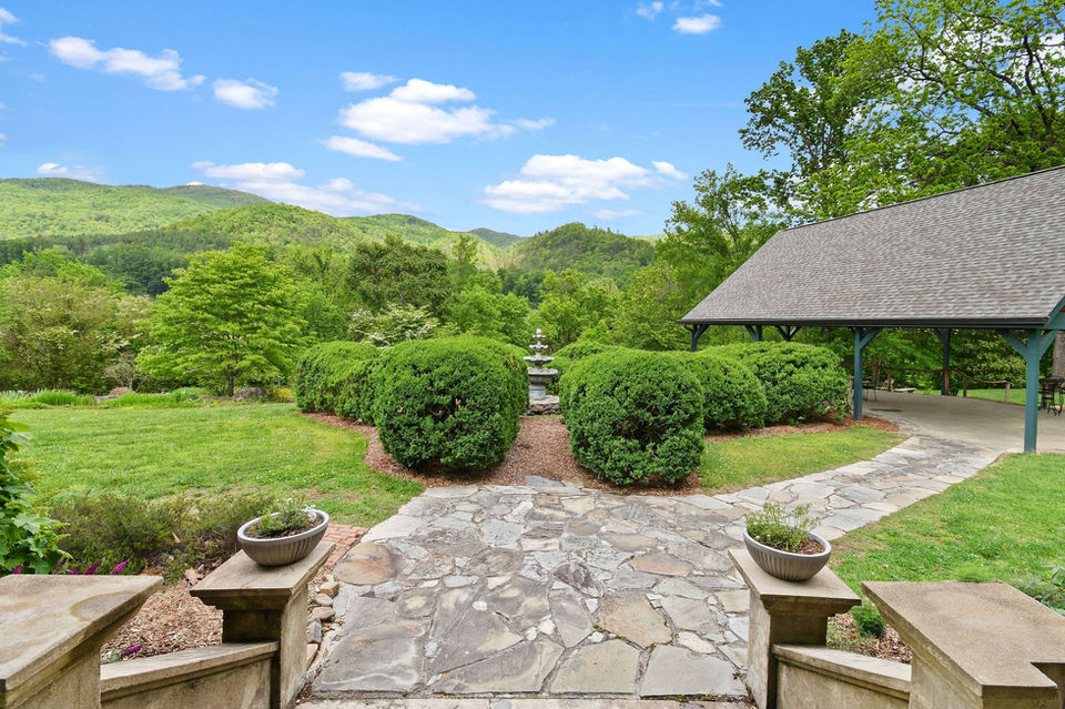 stunning grounds of magnolia house hot springs