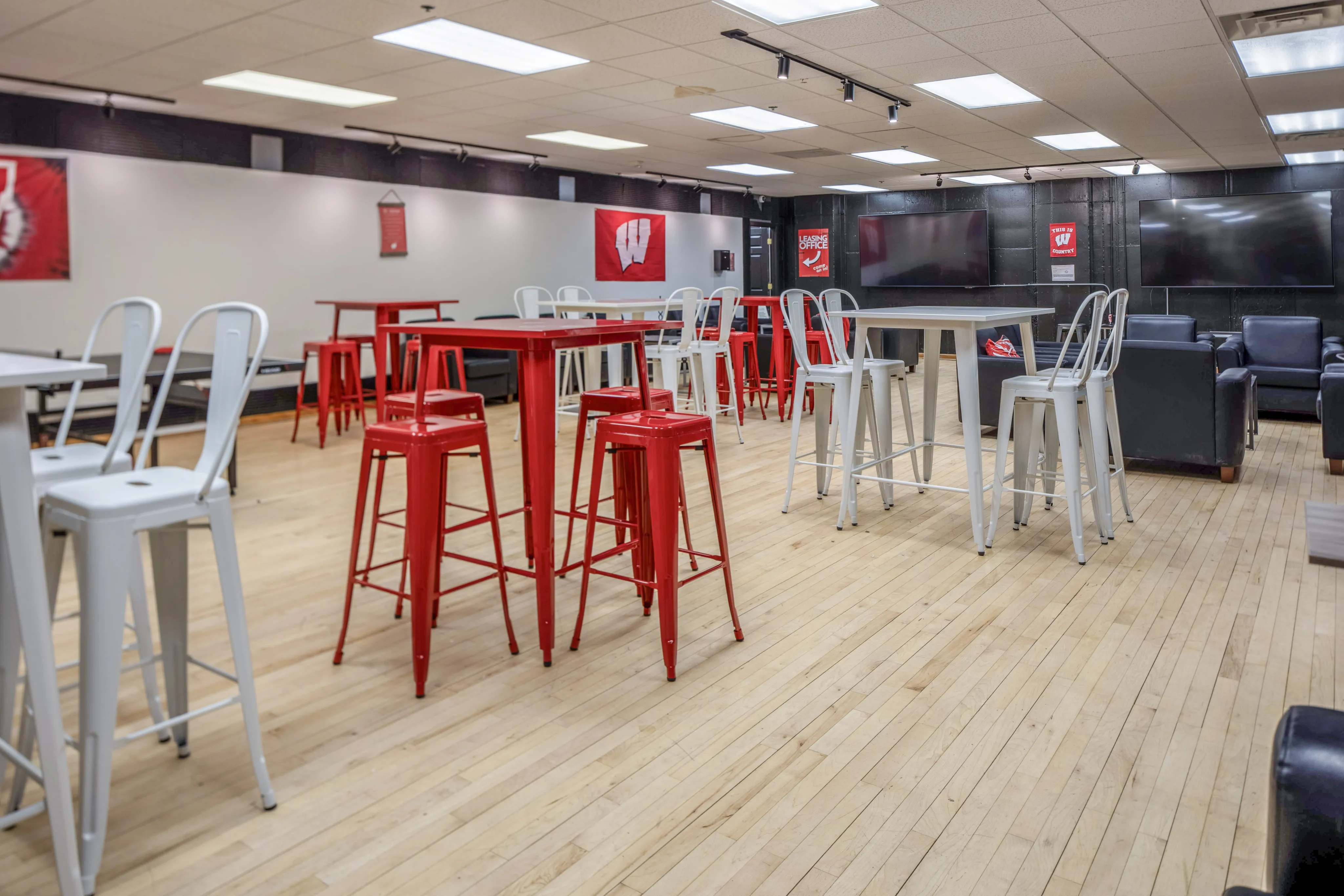 Study lounge at Collegiate Campus Student Apartments at UW-Madison