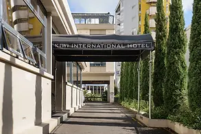 2* Kiwi International Hotel