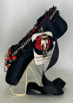 821 Nutcracker