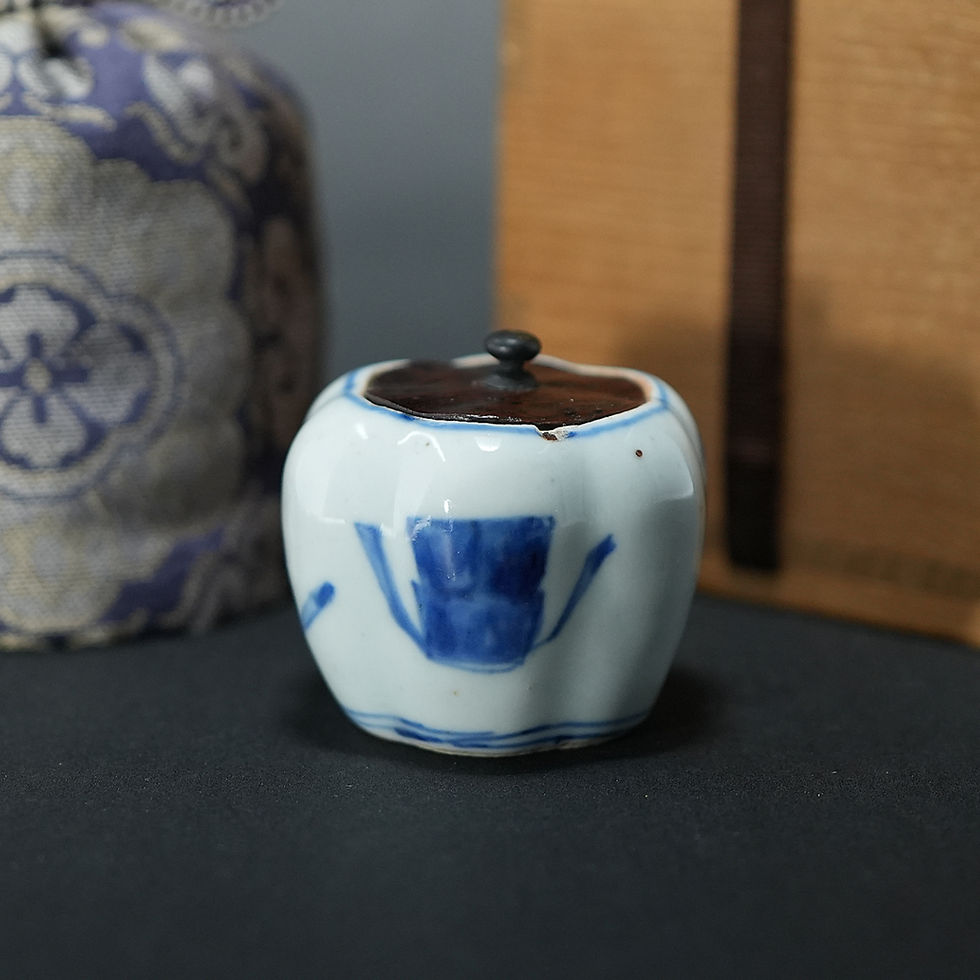 Thumbnail: Ming Dynasty ko-sometsuke Chinese Hats melon form tea caddy