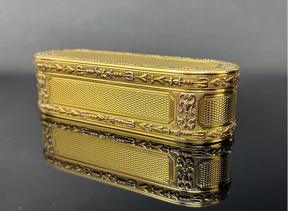 A Louis XVI engine-turned gold toothpick case / snuff box, Paris 1784