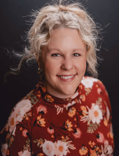 AmyUpdatedHeadshotWeb_edited_edited.jpg