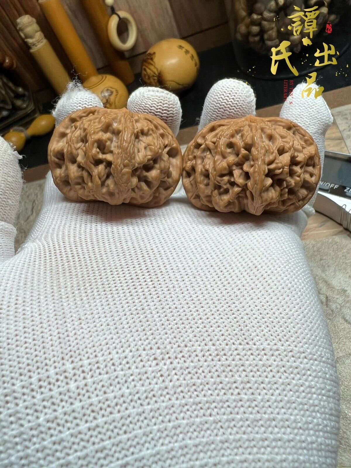 45×43×32mm Imperial Guardian Health Walnut Collection