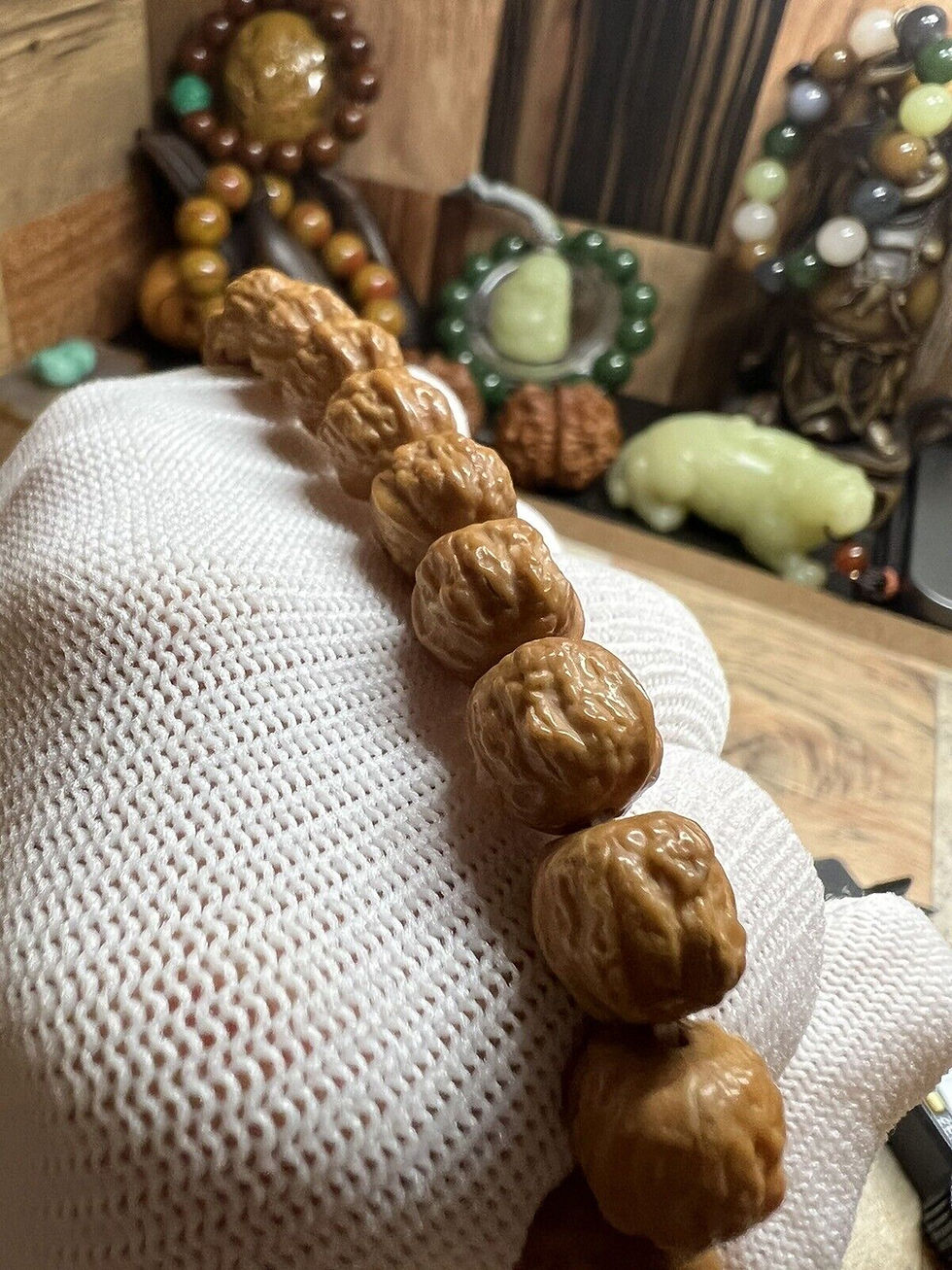 Thumbnail: Exquisite Hedgehog Hand-Carved Golden Toad Bracelet
