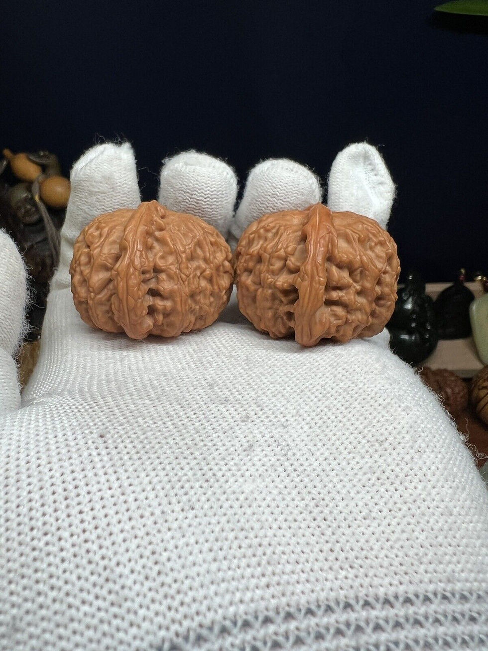 Thumbnail: 41×41×32mm Health Walnuts with Subdued White Lion Head Pattern