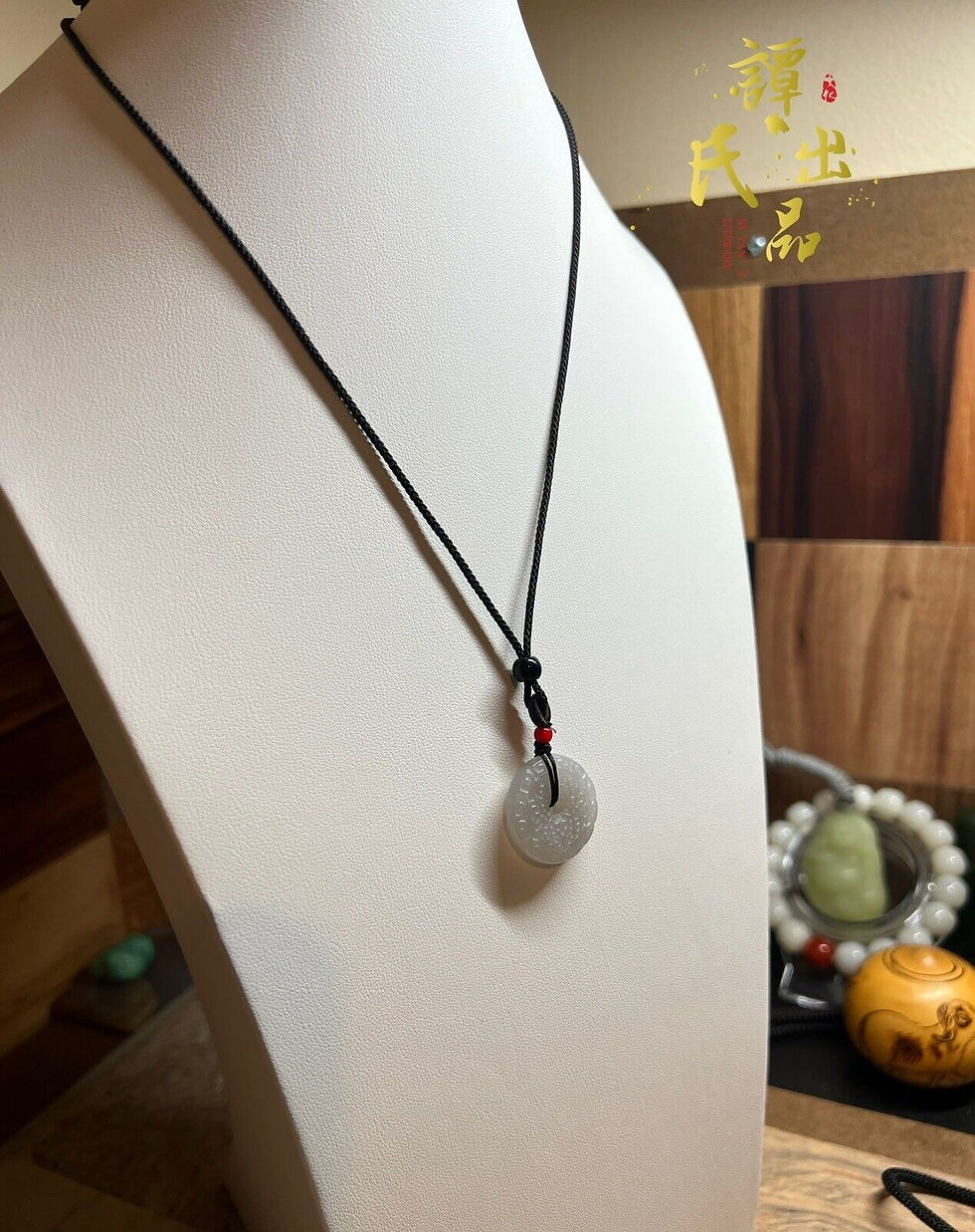 Exquisite Hetian Jade Hand-Carved Safe Buckle Pendant