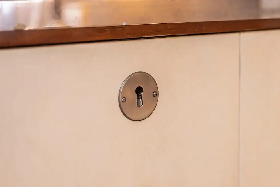 Miniature : Petit secrétaire de chambre à coucher, Art Déco, parchemin, métal et bois