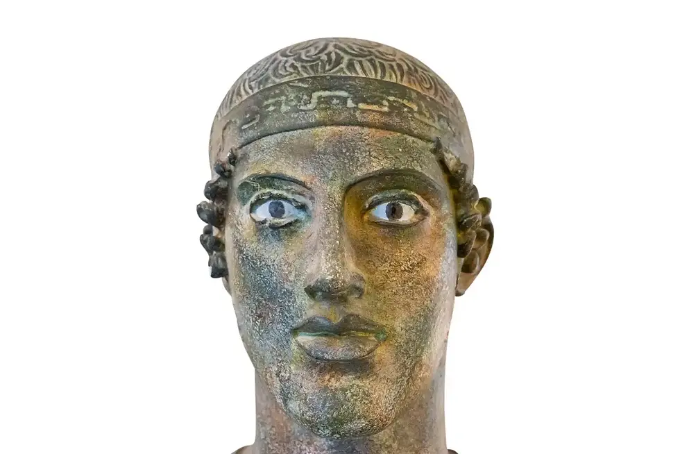 Miniature : The Charioteer of Delphi, Sculpture en plâtre, France, vers 1960